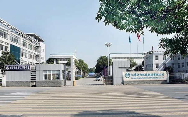 要想自蔓延陶瓷復(fù)合管內(nèi)襯平整，40年生產(chǎn)廠家建議您選擇內(nèi)徑≥DN70的哦